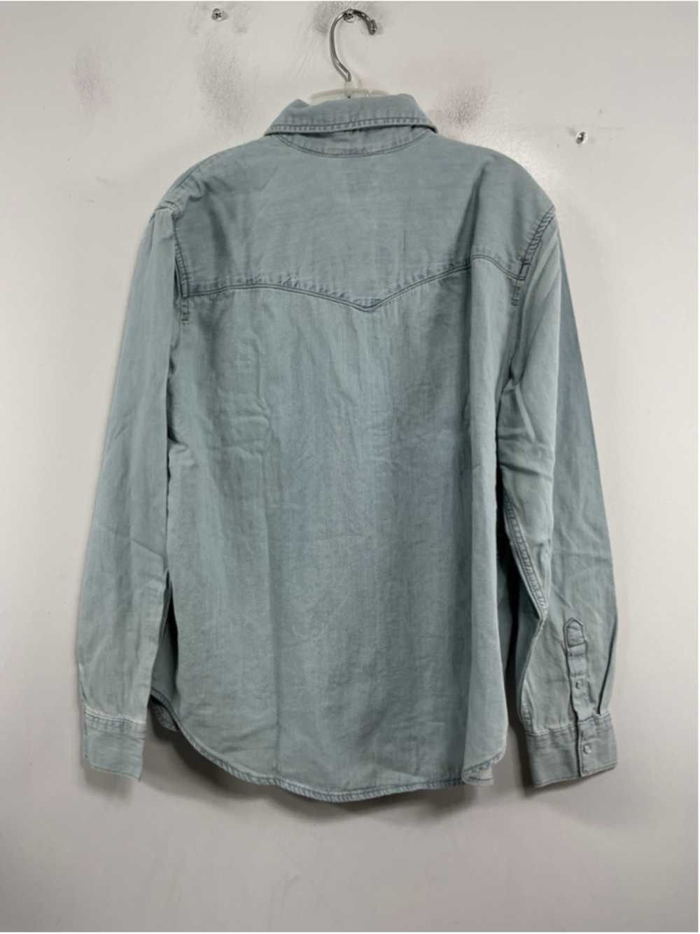 Womans NWT Levi Strauss Standard Fit Snap Front Jean Shirt XXL Light Blue - Picture 2 of 8